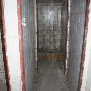 What is this place? An abandoned hotel?