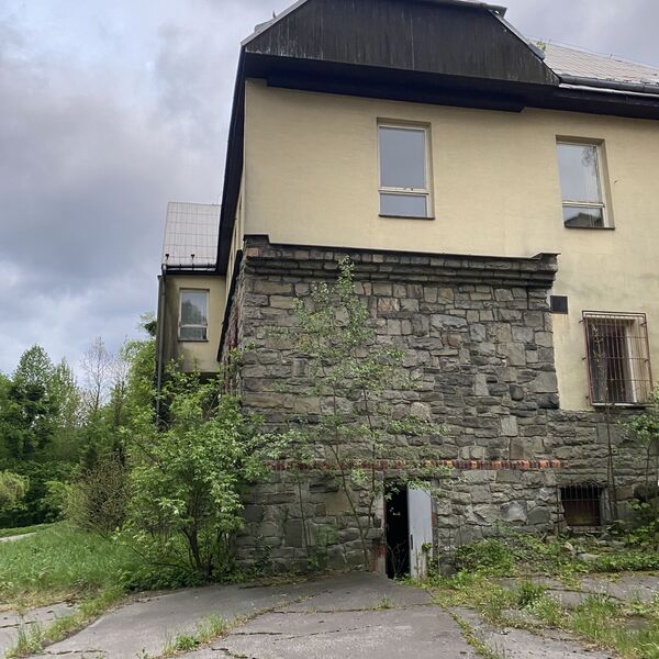 Abandoned guesthouse