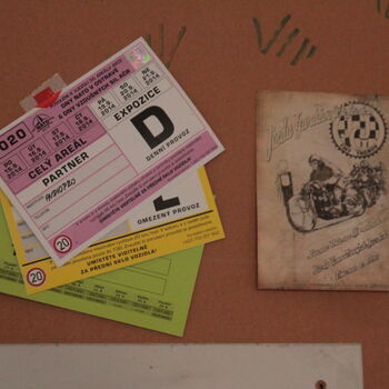 Továrna děrnoštítkových počítačů