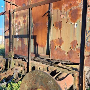 Po kolejích v zatáčce