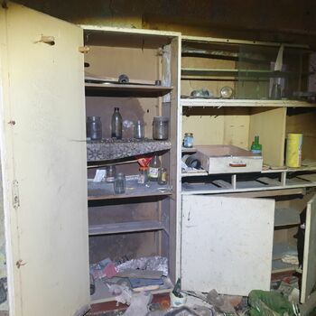 nábytek kuchyně interiér lednička domácí