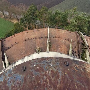 Globus über der Landschaft