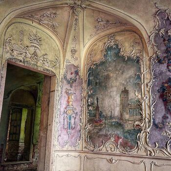 baufälliges Schloss