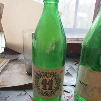 láhev loď pop láhev alkoholu kontejner nápoj sklo nápoj pivo strana kapalina pivní láhev studené občerstvení ležák Bar průhledná plná láhev loď pop láhev alkoholu kontejner nápoj sklo nápoj pivo strana kapalina pivní láhev studené občerstvení ležák Bar průhledná plná