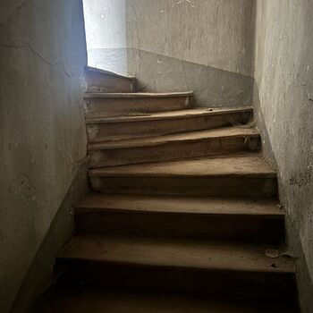 Eine weitere verlassene Burg.