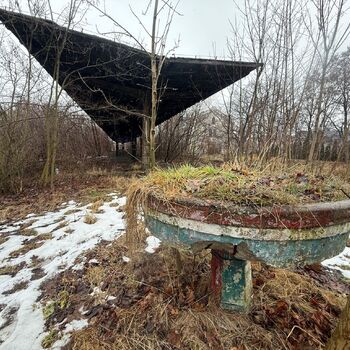 Sedím na kolejích, které nikam nevedou