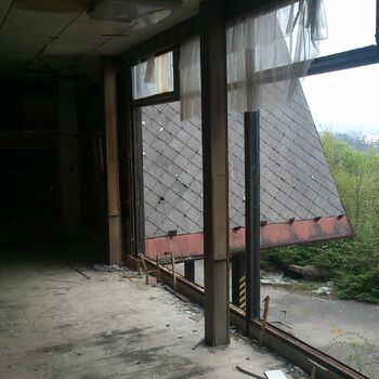 dveře posuvné dveře pohyblivé bariéry bariéra