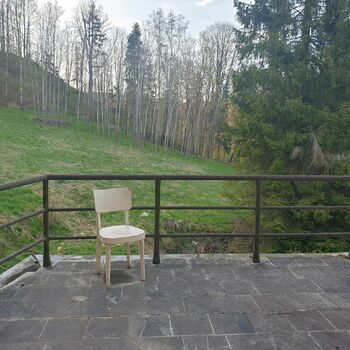 sídlo Lavička Parková lavička