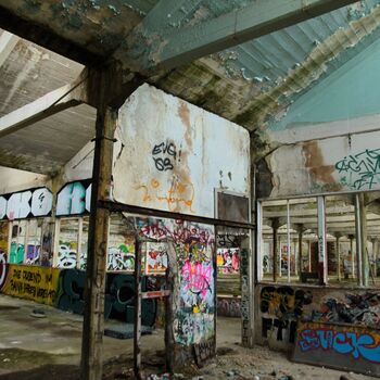 Továrna na tkaní z umělého hedvábí podšívkových materiálů