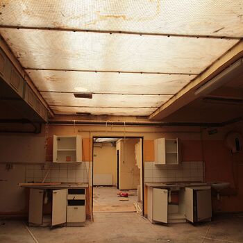 Továrna děrnoštítkových počítačů