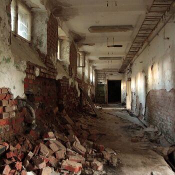 Verlassene Schule der tschechischen Minderheit im Grenzgebiet 2023