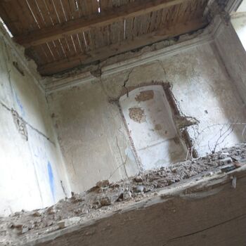 A lock that only gets the lens A lock that only gets the lens