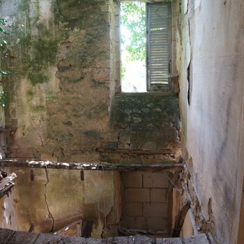 včelín budova staré přístřešek zeď