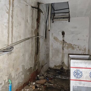 What put an end to this motor lodge? An abandoned motor lodge...