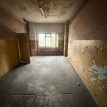 Sedím na kolejích, které nikam nevedou