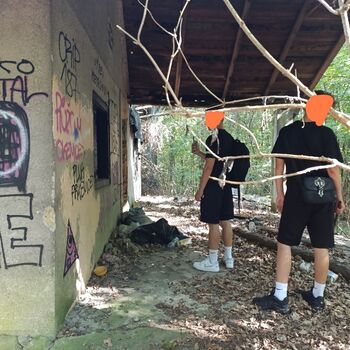 Abandoned hunting lodge🏹