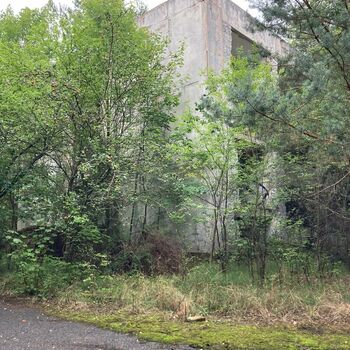 Transmitting station building