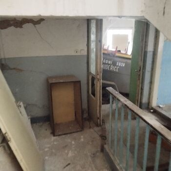 Opuštěná škola / internát