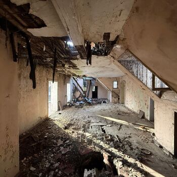 Palác u tlustého pána & přilehlý kolchoz