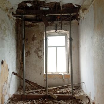 Beautiful, slowly decaying apartment villa.2024 Beautiful, slowly decaying apartment villa.2024
