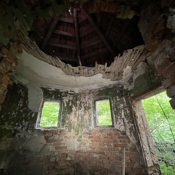 Ruiny zámku Polsko 2025