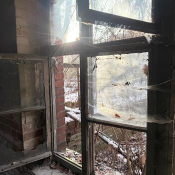 Palác u tlustého pána & přilehlý kolchoz