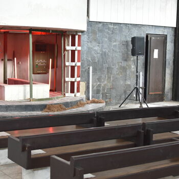 Opuštěná obřadní síň Opuštěná obřadní síň