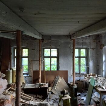 Grinding plant with turbine