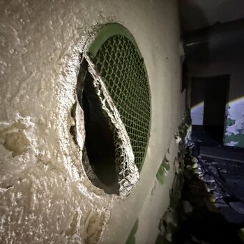 Die Geheimtür ist entdeckt worden...