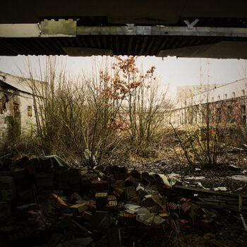 Haly plné tajemství... Opuštěná fabrika