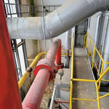 Kdysi každý velký podnik měl velkou kotelnu s vysokým komínem