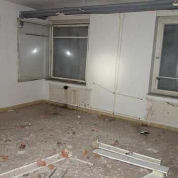 interiér místnost domácí zeď dům dveře