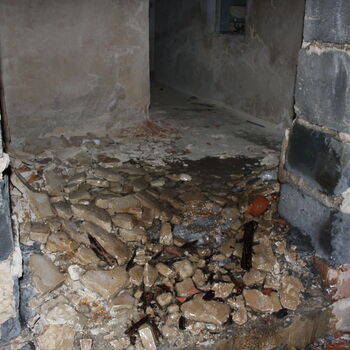 What is this place? An abandoned hotel?