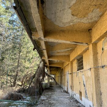 Opuštěný bývalý vojenský prostor 2022