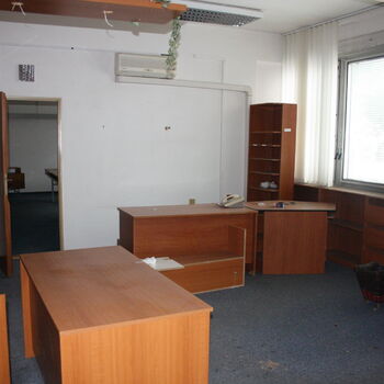 Proč to tu nechali? Opuštěné ředitelství