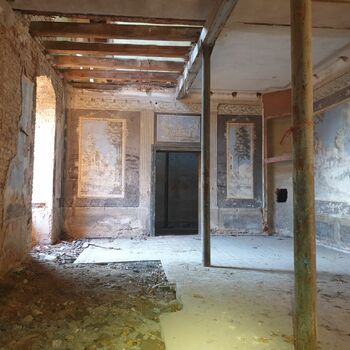 Architektur Gebäude Untergeschoss alt Garage