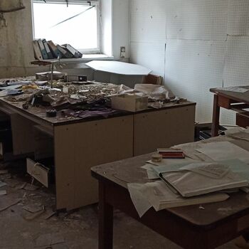 kamna tabulka nábytek interiér kuchyně místnost domácí