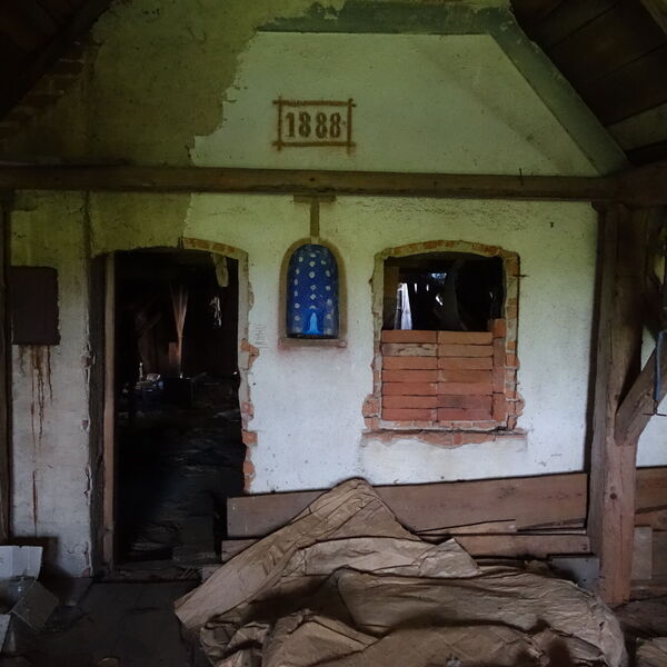 Another dilapidated farmhouse