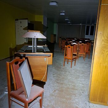 Opuštěný turistický hotel Opuštěný turistický hotel