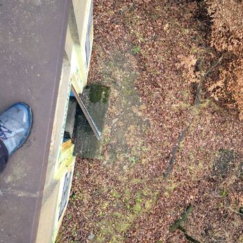 Wie immer sitzt er oben,