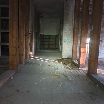 Zelle alt Gebäude Tür Architektur