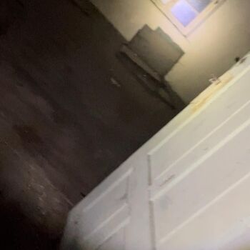 Opuštěný zámek z 19.století Opuštěný zámek z 19.století