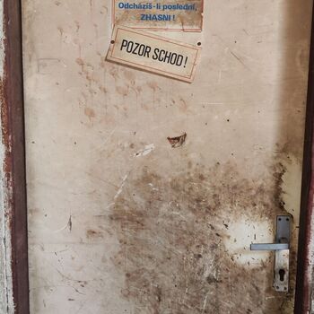 Abandoned farm building_2025