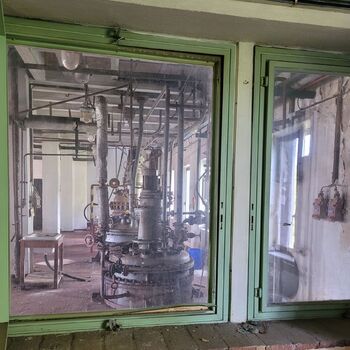 Old chemist Old chemist