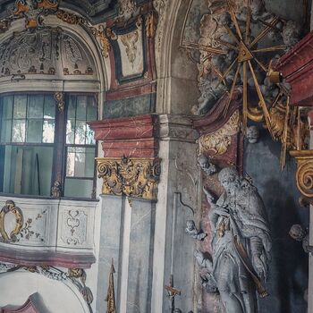 baufälliges Schloss