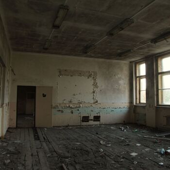 Verlassene Schule der tschechischen Minderheit im Grenzgebiet 2023