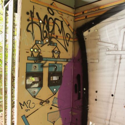 Ore cableway and bunkers