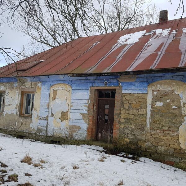 Urbex - House by the road