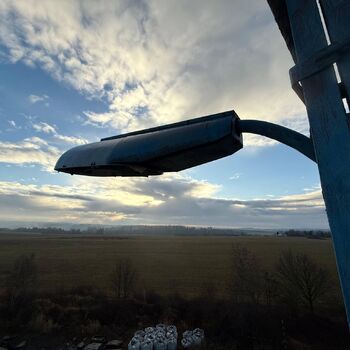 hory, DOLY, černý pes