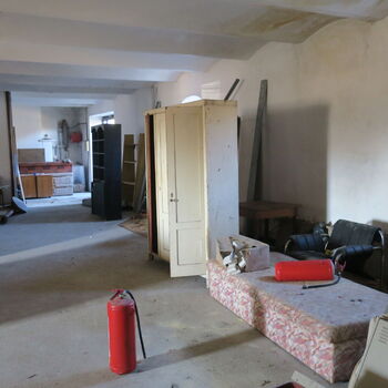 Autodílna ve stavebninách ?